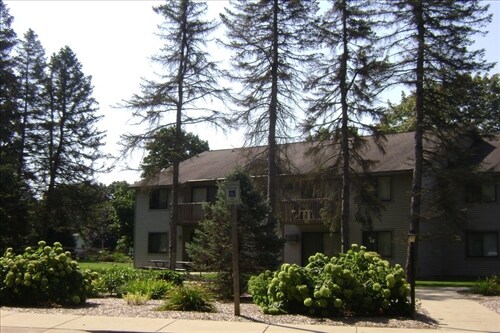 Building Photo - Pine Grove Terrace