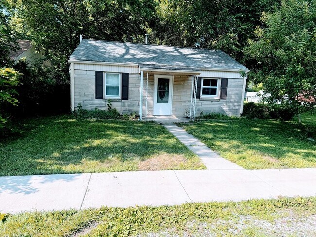 Building Photo - 414 E Reynolds Street