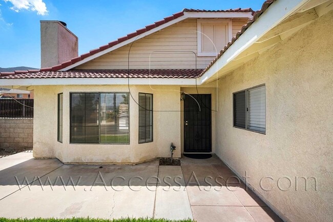 Building Photo - Charming 3 Bed/2 bath Home In Lovely Lake ...