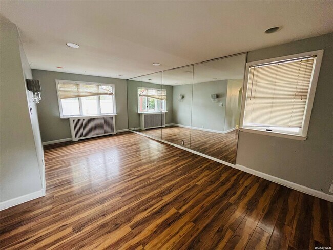 Foto del edificio - 1691 William St