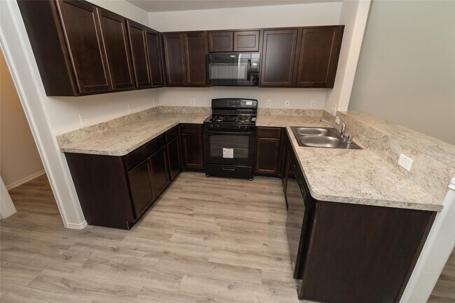 Building Photo - 17126 Andrew Nook Ln