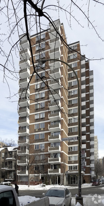 Photo du bâtiment - 3505 Rue Sainte-Famille
