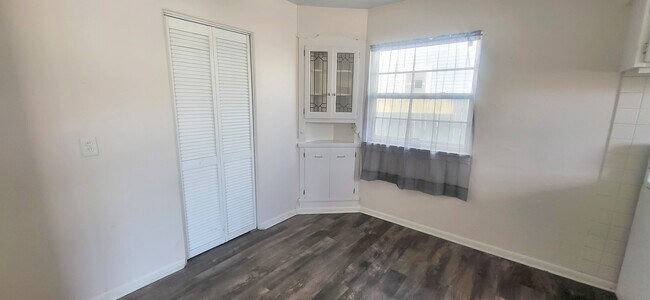 Foto del edificio - 1127 Pemberton Dr