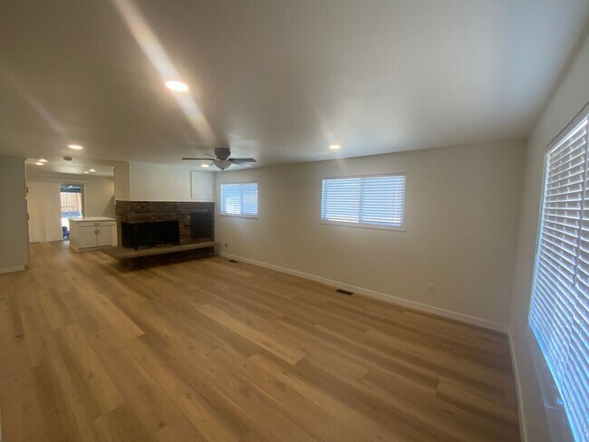 Foto del edificio - Beautiful Remodeled 3 bedroom in Tacoma WA...