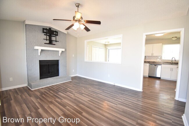 Foto del edificio - 3 br, 2 bath House - 921 Hollydale Ln