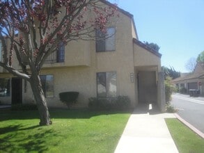 Building Photo - 1206 E Fesler St