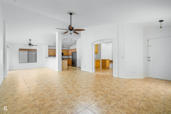 Building Photo - 12937 W Bloomfield Rd