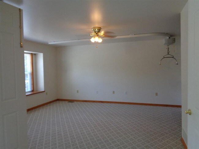 Foto del edificio - 12302 Lake Rd