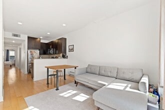 Building Photo - 110 Tidewater St