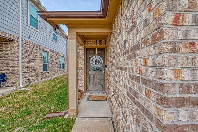 Building Photo - 5250 Pine Forest Ridge St