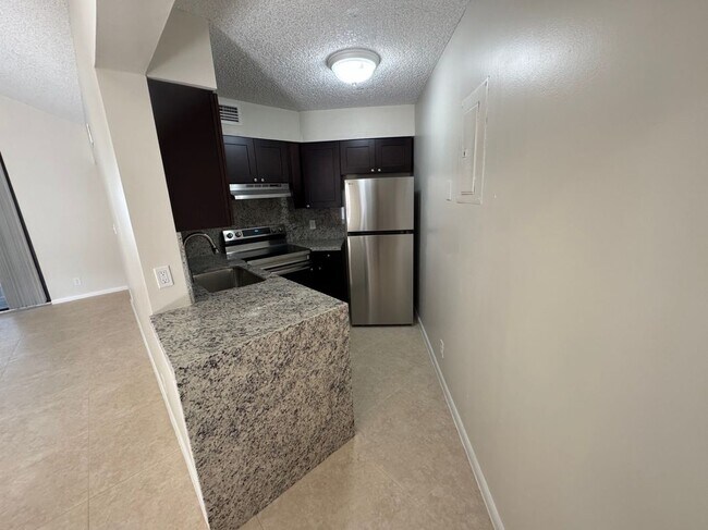 Foto del edificio - 211 Lake Pointe Dr