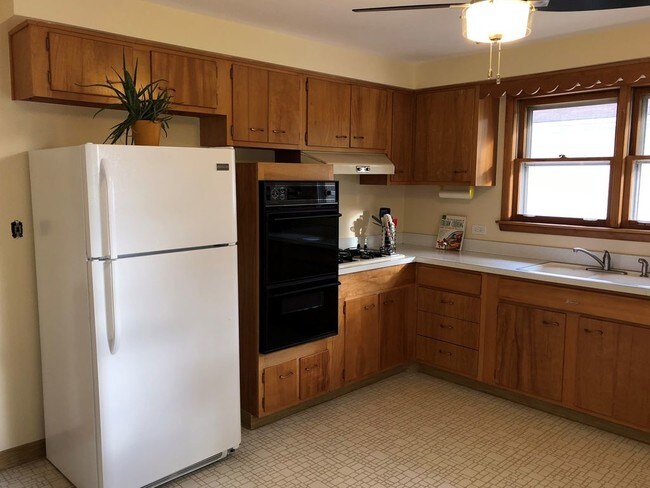 Building Photo - 308 Howard Ave