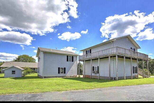 Foto del edificio - 6598 Louisa Rd