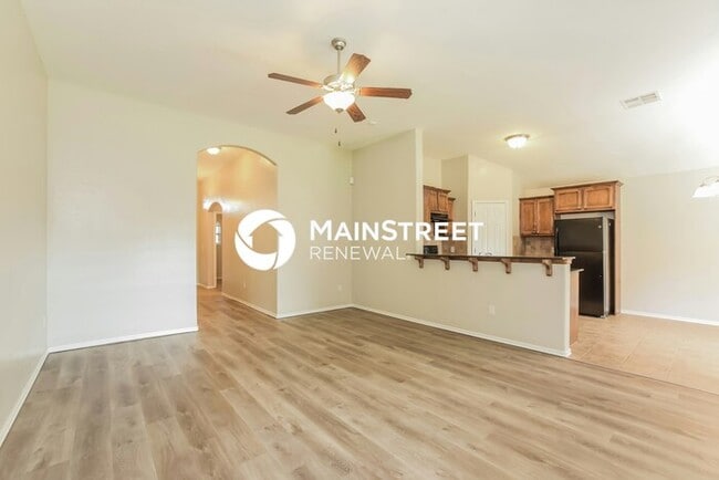 Building Photo - 3 Bedroom Pet-Friendly Home in NORMAN, OK with Main Street Renewal