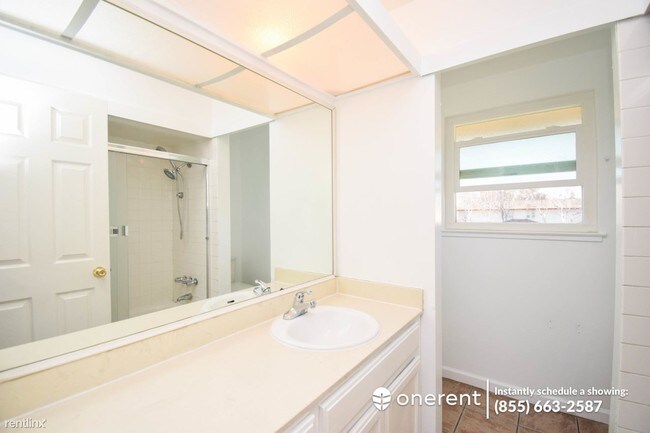 Foto del edificio - 5625 Evergreen Ter