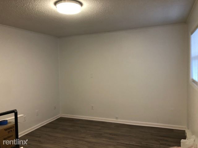 Building Photo - 3300 Starlight Dr