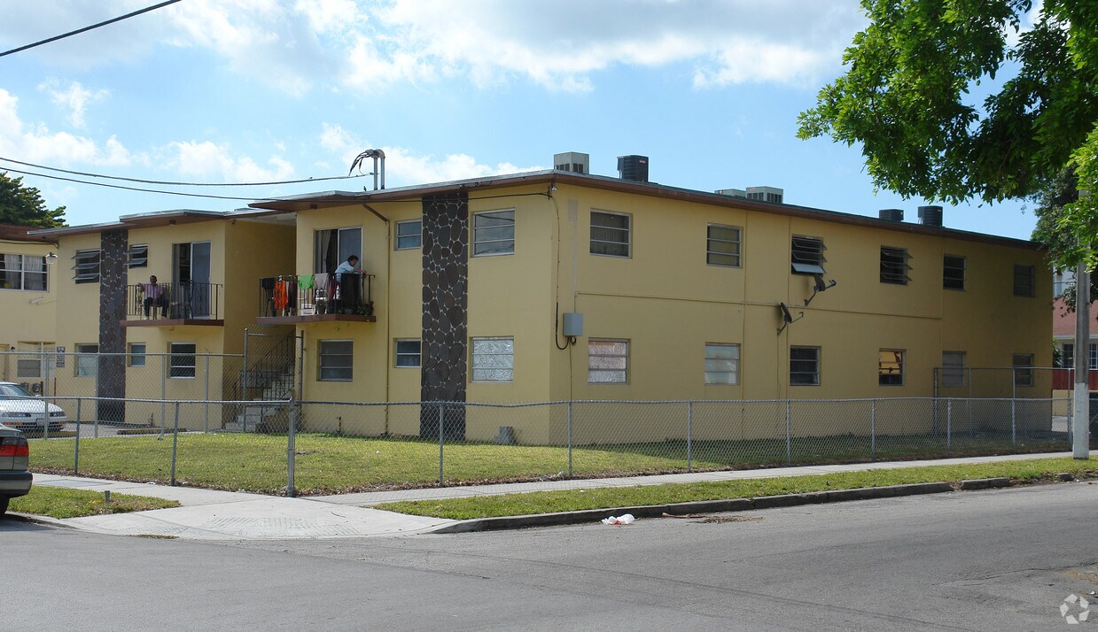Building Photo - 1060 NW 3rd St