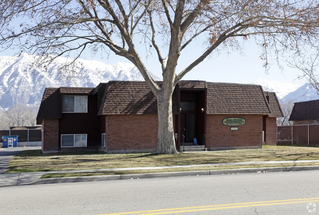 Building Photo - 632 N Main St