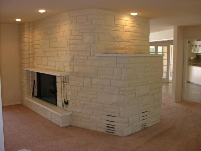 Building Photo - 3827 E Marlette Ave