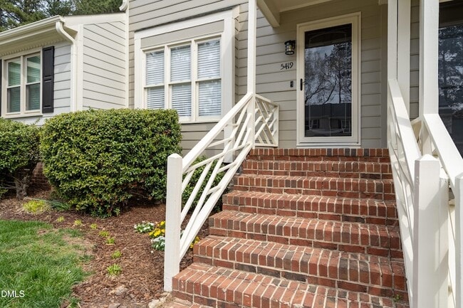 Building Photo - 5419 Sharpe Dr