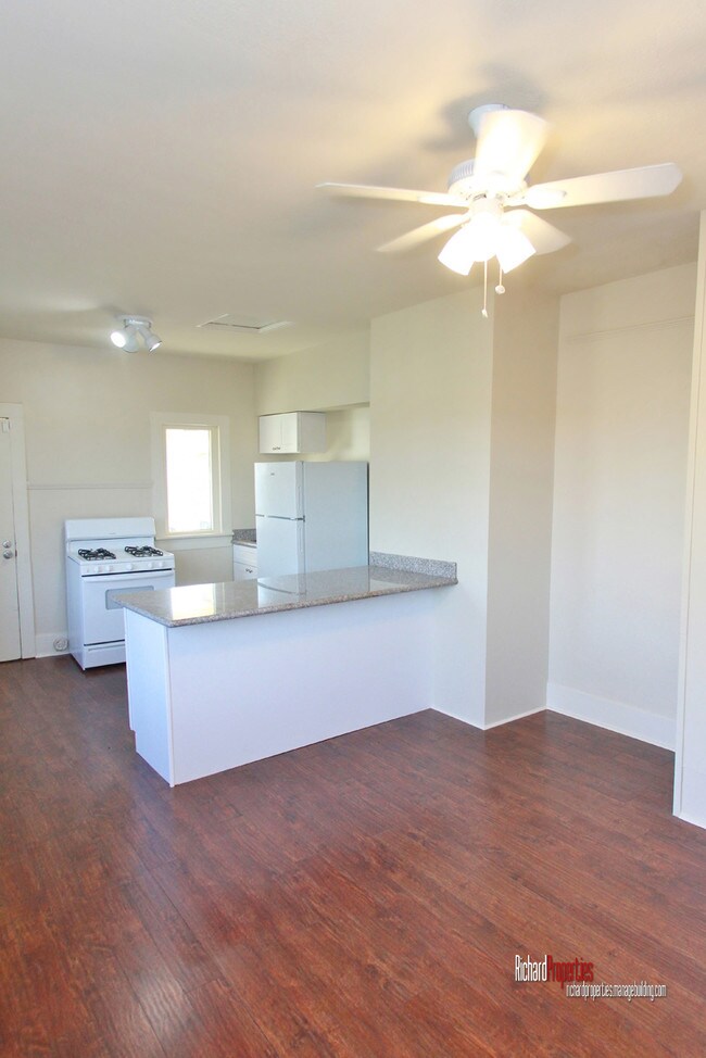 Building Photo - 3426 Danneel St