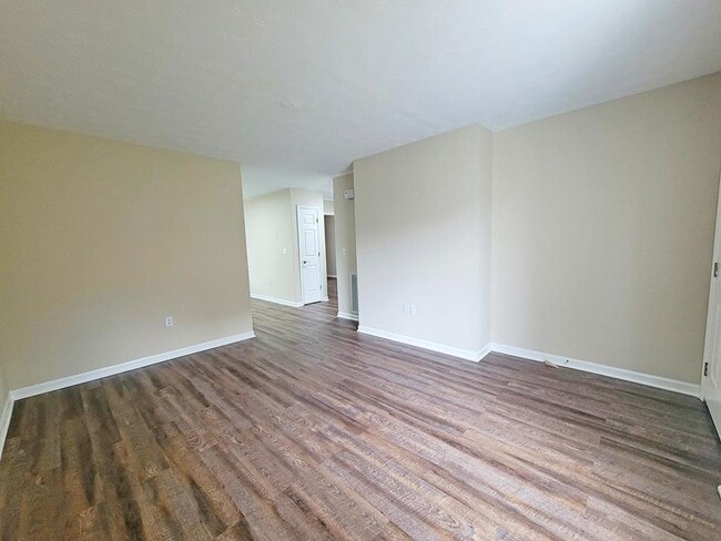Building Photo - 956 Beverly Dr