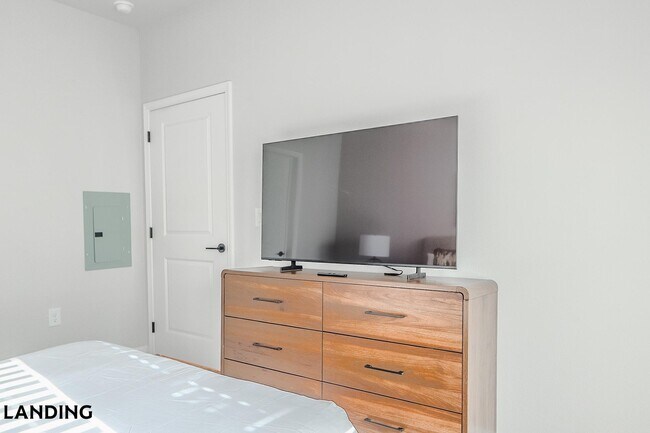 Foto del edificio - 1650 Harris Hill Rd
