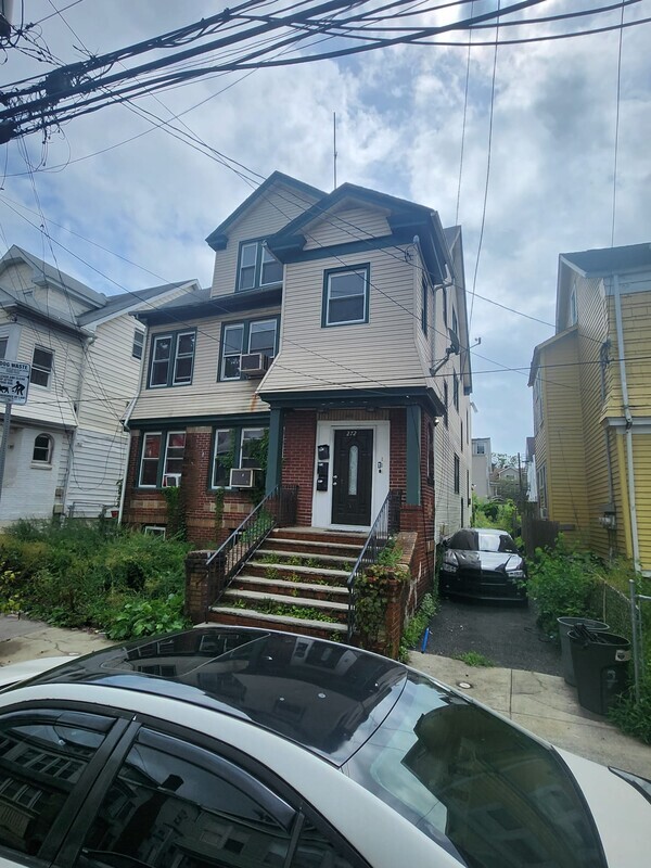 Photo - 272-274 Wainwright St, 3 Apartment