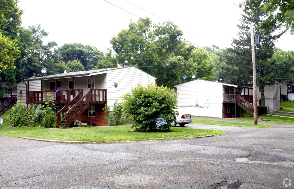 Building Photo - Julien Acres