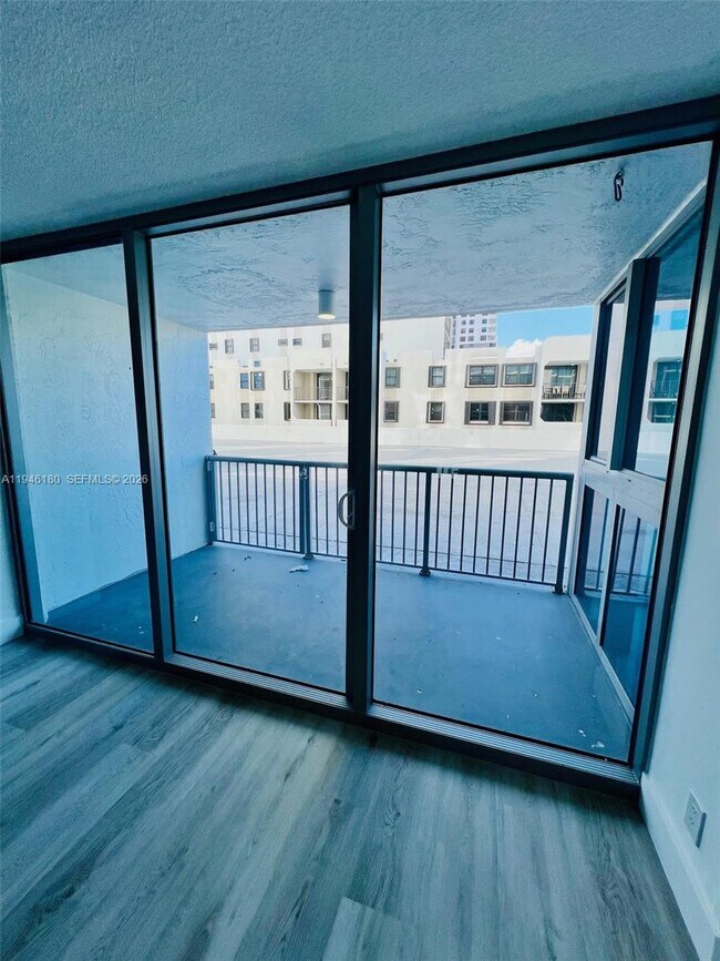 Foto del edificio - 2655 Collins Ave