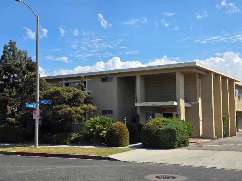 Primary Photo - 11234 Pangborn Ave