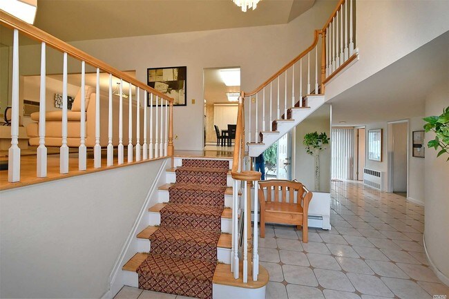 Building Photo - 34 S Oaks Blvd