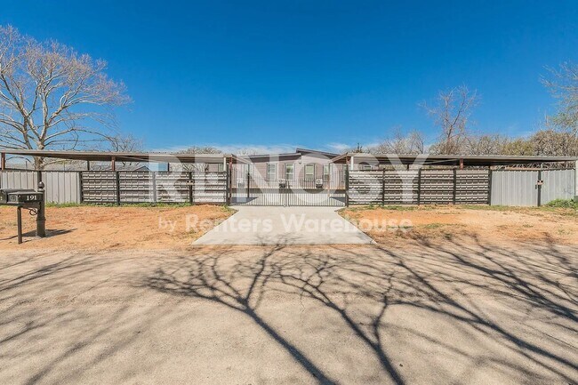 Foto del edificio - 191 Co Rd 4849