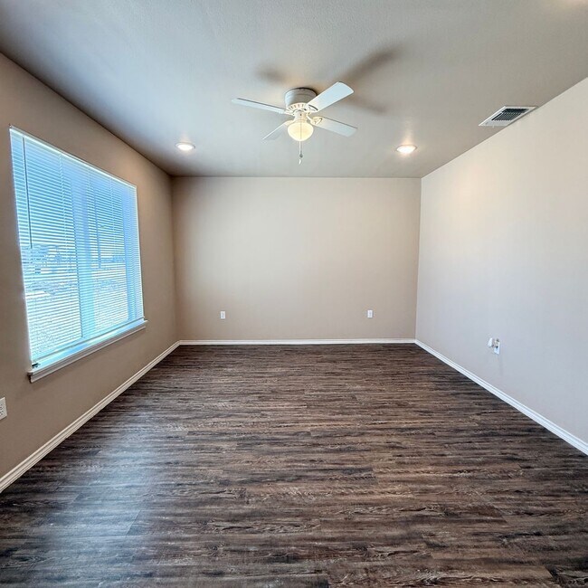 Foto del edificio - Move In Special 1/2 Off First Full Months ...