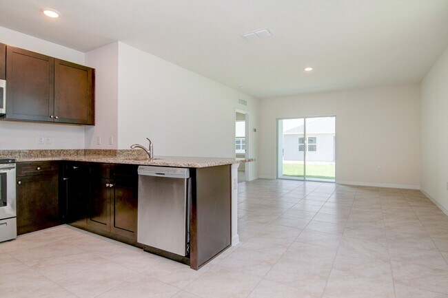 Building Photo - Charming 3 bed/2 bath Home For Rent in the...