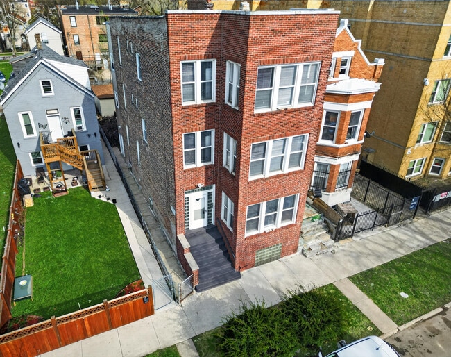 Building Photo - 1419 S Kedvale Ave