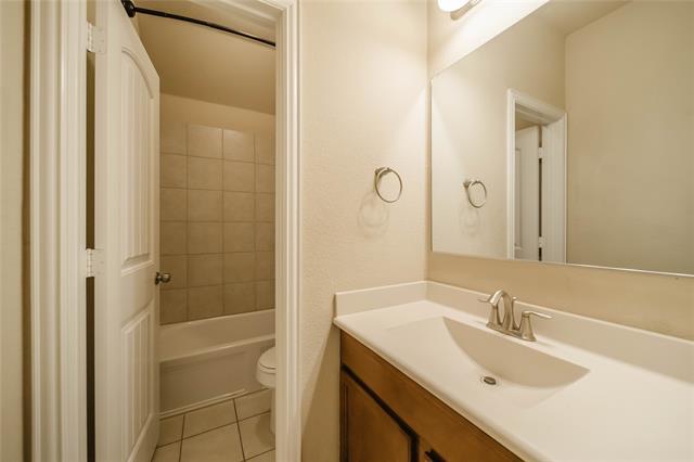 Foto del edificio - 16704 Spence Park Ln