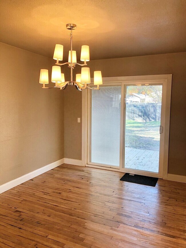 Building Photo - August 2025 Prelease. Remodeled Four Bedro...