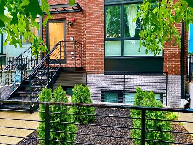 Foto del edificio - 3463 14th St NW