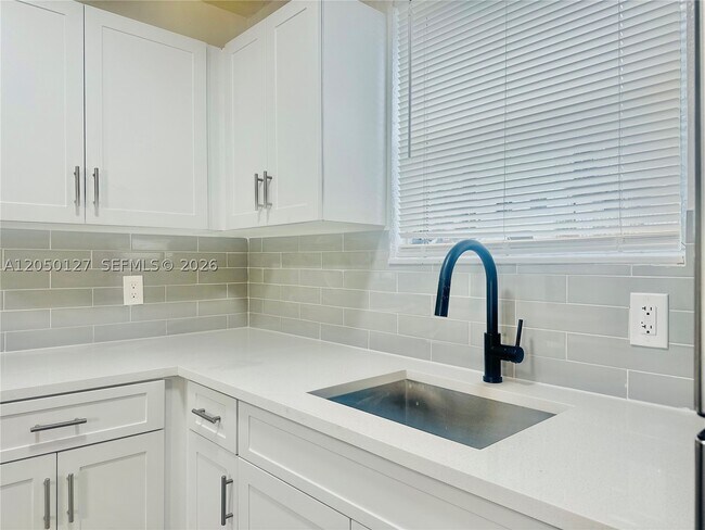 Foto del edificio - 1545 NW 8th St