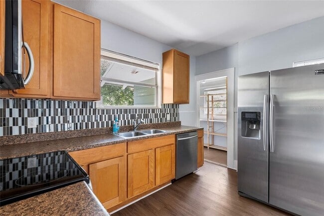 Foto del edificio - ARMATURE WORKS HOME FOR RENT!!