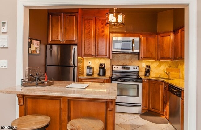 Building Photo - 309 1st St