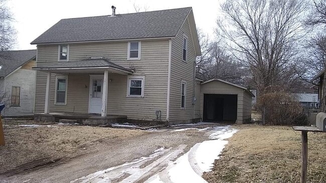 Building Photo - 1611 N Poplar St