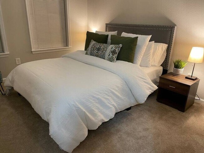 Foto del edificio - 3500 Clover Rd