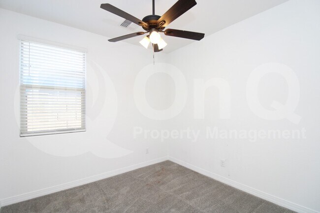 Building Photo - 9153 W Sells Dr