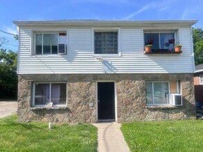 Building Photo - 738 Adams St