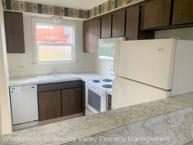 Foto del edificio - 479-517 Monmouth Ave S