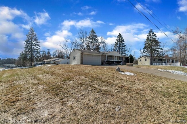 Building Photo - 1102 Davenport Dr