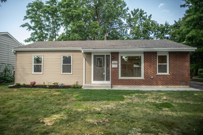 Building Photo - 1028 Valley Stream Dr