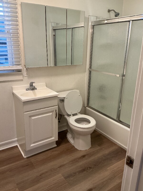 Foto del edificio - 324 E Broadway